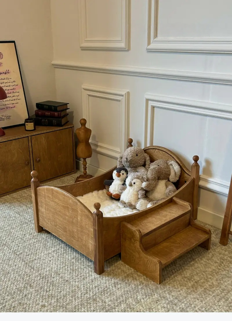 Retro Wooden Pet Bed Overview 12